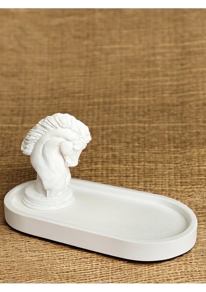 At Heykeli ve Oval Sunumluk Seti, Beyaz Renk Yüksek Kaliteli Malzeme Minimalist At Heykeli ile El Yapımı Oval Sunumluk, Ev Dekoru, Masa Dekoru, Öğretmenler Günü