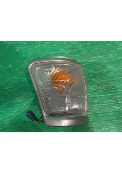 Hilux LN145 98 01 Sinyal Lambası Sağ Gümüs Grı (Mat) P21W W5W (Duy+Ampul) (Oem NO:8151135140)