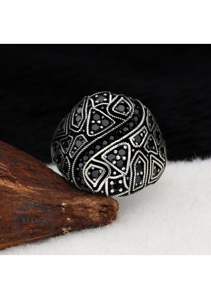 Özel Tasarım Mikro Taş Işlemeli 925 Ayar Gümüş Erkek Yüzük