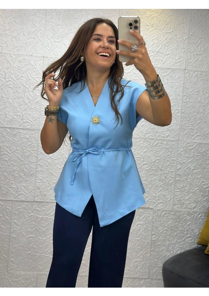 Güneş Düğmeli Mavi Yelek modelleri