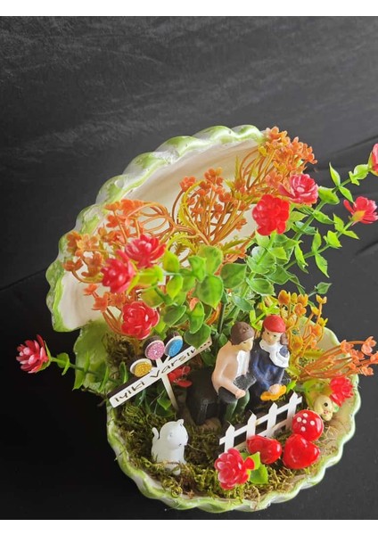 “iyi Ki Varsın” Temalı Kabuk Saksılı El Yapımı Teraryum – Tüm Özel Günler Için Anlamlı Hediye fiyatları