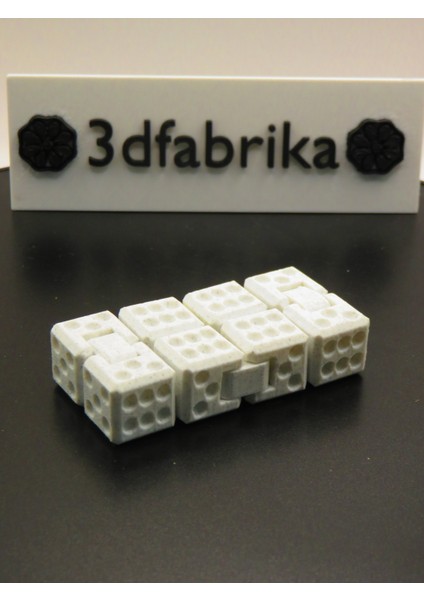 Zar Tasarımlı Sonsuz Küp – Fidget Infinity Cube