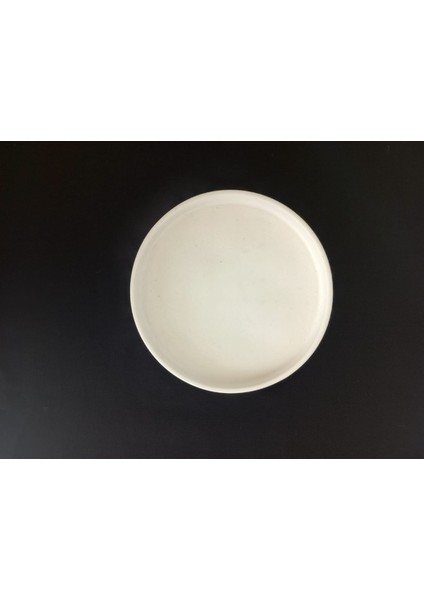 Dekoratif Sunum Tabağı, Beyaz Renk Yüksek Kaliteli Malzeme El Yapımı Yuvarlak El Yapımı Sunum Tabağı, Ev Dekoru, Masa Dekoru (17 cm)