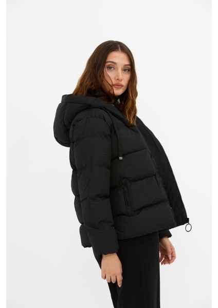 Kapüşonlu Kısa Şişme Mont M002 Siyah modelleri