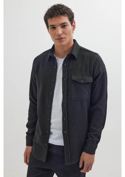 Erkek Slim Fit Tek Cep Kapaklı Düz Oduncu Spor Siyah Gömlek