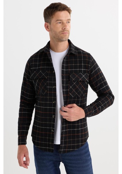 Erkek Slim Fit Dar Kesim Spor Yaka Çift Cep Kapaklı Kareli Gömlek