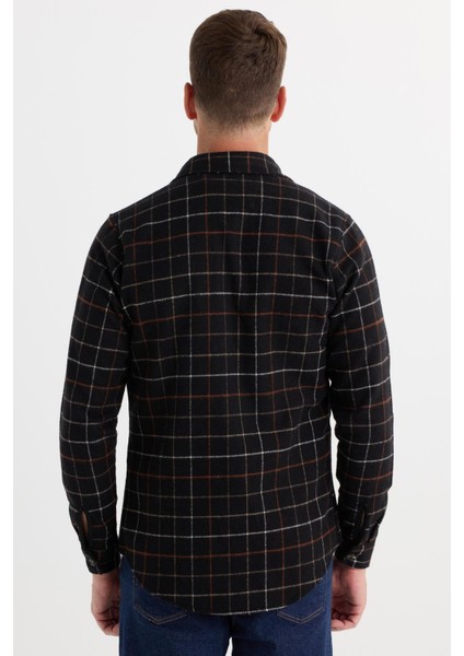 Erkek Slim Fit Dar Kesim Spor Yaka Çift Cep Kapaklı Kareli Gömlek