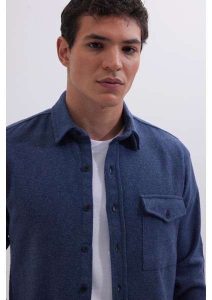 Erkek Slim Fit Tek Cep Kapaklı Düz Oduncu Spor Indigo Gömlek