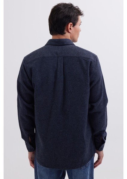 Erkek Regular Fit Klasik Kesim Düz Cepli Koyu Indigo Oduncu Gömlek
