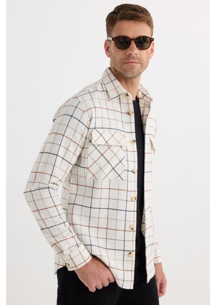 Erkek Slim Fit Dar Kesim Spor Yaka Çift Cep Kapaklı Kareli Gömlek indirimleri