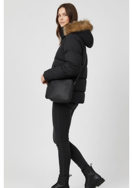 Kürk Detaylı Kapüşonlu Şişme Mont M0009 Siyah indirimleri