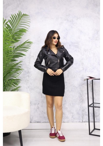 Kısa Fermuarlı Deri Ceket M4765 Siyah modelleri