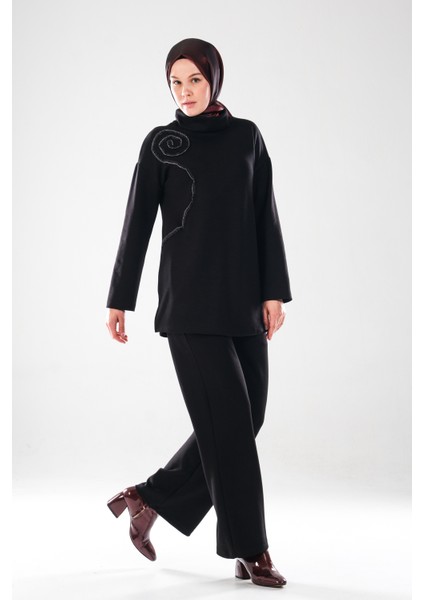 2285_KADIN Taş ve Tül Şerit Işlemeli Dik Yaka Tunik ve Boru Paça Pantolon Takımı -Esnek Kumaş, Siyah modelleri