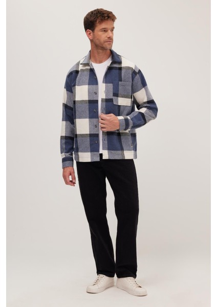 Erkek Relax Fit Rahat Kesim Spor Yaka Kareli Flotalı Cep Kışlık Gömlek fırsatları