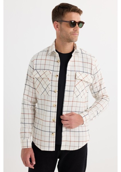 Erkek Slim Fit Dar Kesim Spor Yaka Çift Cep Kapaklı Kareli Gömlek