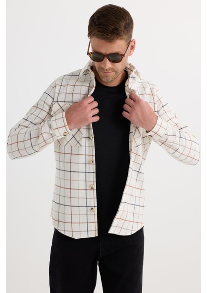 Erkek Slim Fit Dar Kesim Spor Yaka Çift Cep Kapaklı Kareli Gömlek fırsatları