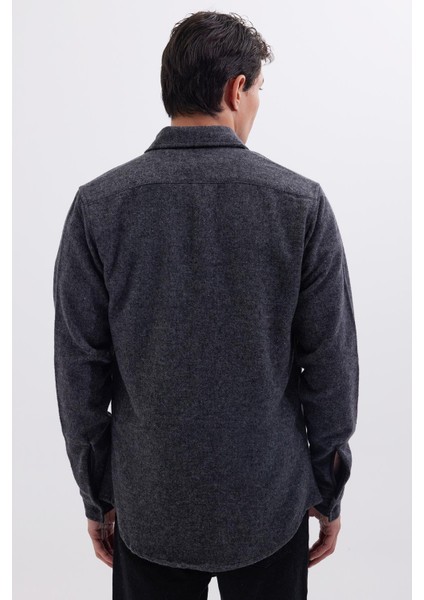 Erkek Slim Fit Tek Cep Kapaklı Düz Oduncu Spor Koyu Gri Gömlek