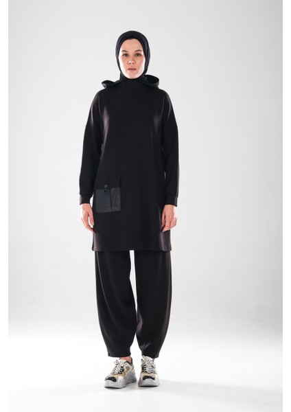 2286_Kadın Kapüşonlu Körüklü Cepli D Tokalı 2'li Takım – Cepli Pensli Harem Pantolonlu Tesettür Spor Takım