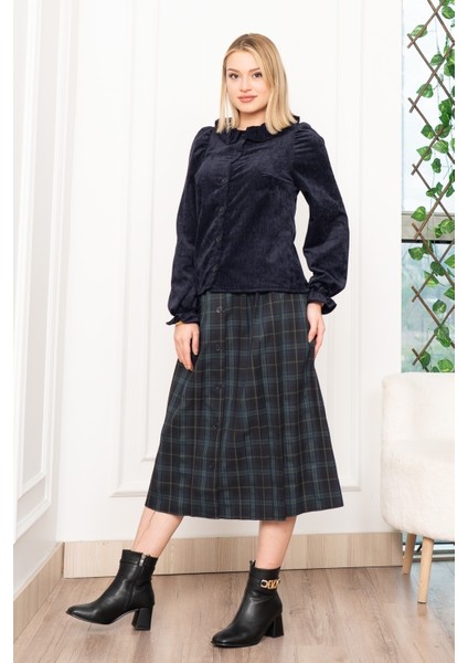 Kadife Gömlek Fırfır Yaka Detaylı ve Ekose Düğme Detaylı Etek 1280 fiyatları