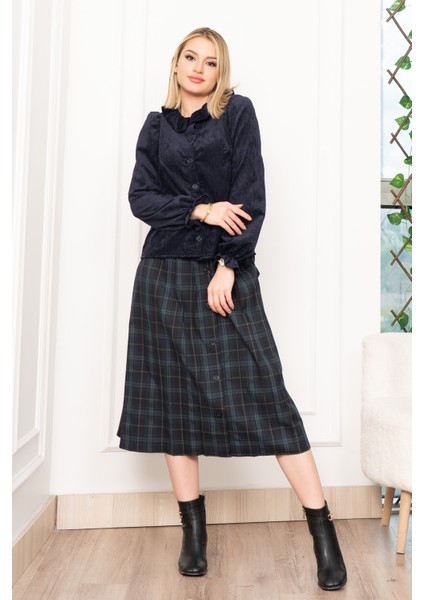 Kadife Gömlek Fırfır Yaka Detaylı ve Ekose Düğme Detaylı Etek 1280 modelleri