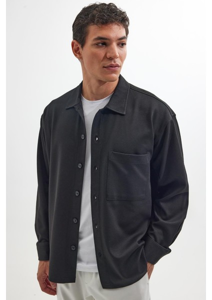 Erkek Relax Fit Rahat Kesim Uzun Kollu Düz Örme Kumaş Yandan Yırtmaçlı Siyah Gömlek fiyatları