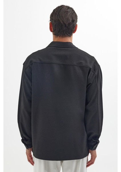 Erkek Relax Fit Rahat Kesim Uzun Kollu Düz Örme Kumaş Yandan Yırtmaçlı Siyah Gömlek