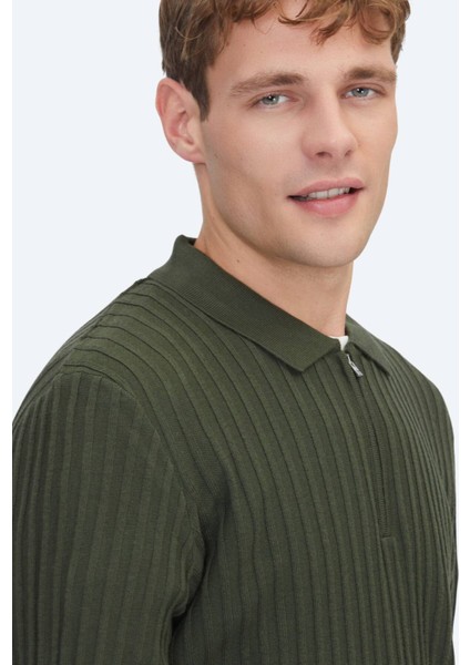 Haki Polo Yaka Jakarlı Yün Karışımlı Triko Kazak indirimleri