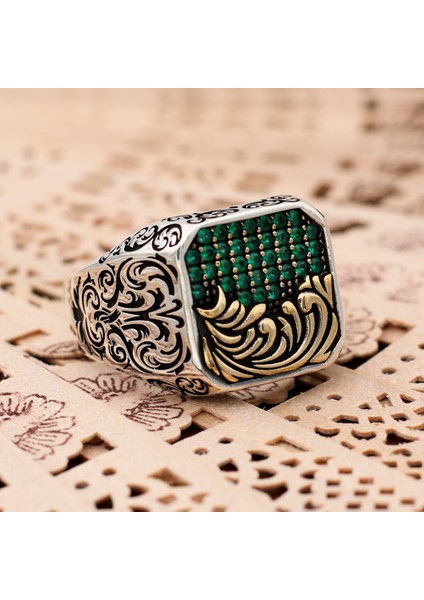 Kalem Işçilikli Yeşil Zirkon Taşlı 925 Ayar Gümüş Erkek Yüzük