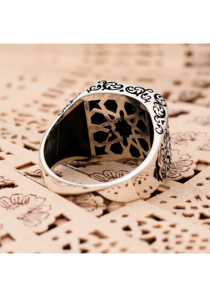 Kalem Işçilikli Yeşil Zirkon Taşlı 925 Ayar Gümüş Erkek Yüzük modelleri