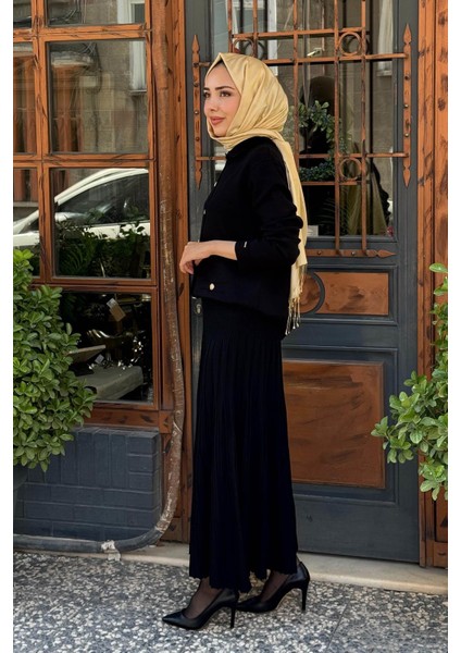 Düğmeli Etekli Takım MB24.700 Siyah fiyatları