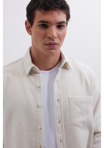 Erkek Regular Fit Klasik Kesim Düz Cepli Ekru Oduncu Gömlek