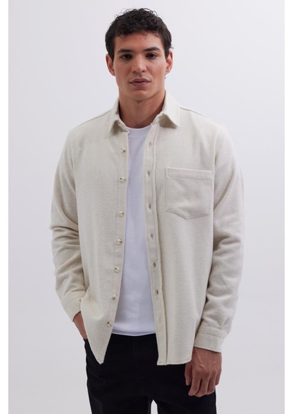 Erkek Regular Fit Klasik Kesim Düz Cepli Ekru Oduncu Gömlek fırsatları