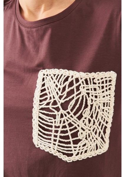 Kadın Kahverengi Cep Detaylı Yuvarlak Yaka T-Shirt modelleri