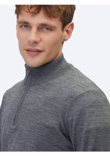 Gri Bato Yaka Jakarlı Yün Karışımlı Triko Kazak fırsatları