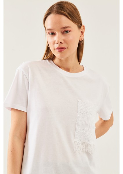 Kadın Beyaz Önü Dantelli Yuvarlak Yaka T-Shirt modelleri
