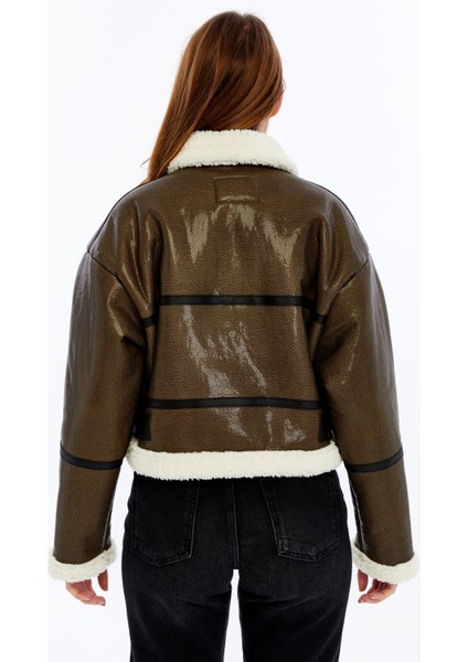 Kadın Kürklü Tokalı Yesil Kısa Crop Mont