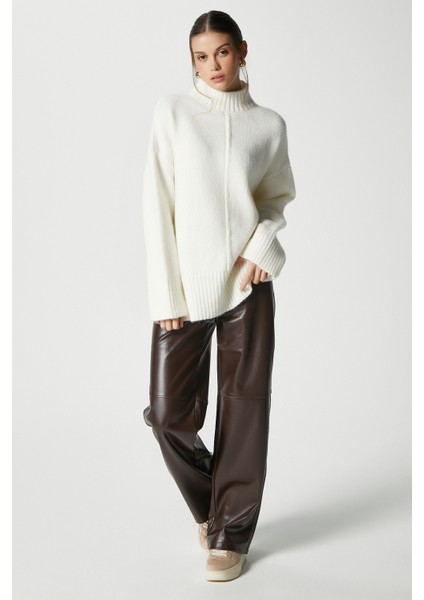 Kadın Wonder Yumuşacık Dik Yaka Ekru Yırtmaçlı Oversize Triko Kazak modelleri