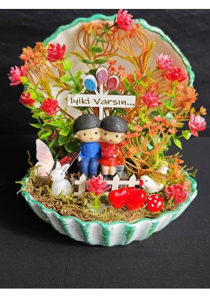 “iyi Ki Varsın” Temalı Kabuk Saksılı El Yapımı Teraryum – Tüm Özel Günler Için Anlamlı Hediye