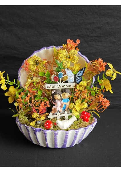 “iyi Ki Varsın” Temalı Kabuk Saksılı El Yapımı Teraryum – Tüm Özel Günler Için Anlamlı Hediye