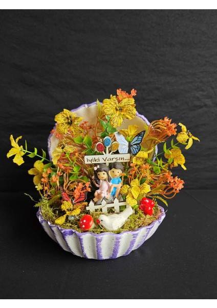 “iyi Ki Varsın” Temalı Kabuk Saksılı El Yapımı Teraryum – Tüm Özel Günler Için Anlamlı Hediye fiyatları