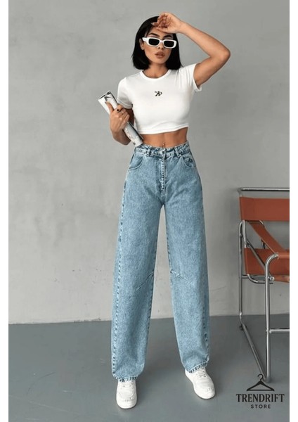 Baggy Yıkamalı Toka Detaylı Bol Kesim Kadın Jean – Rahat Form, Geniş Paça, Modern Salaş Stil
