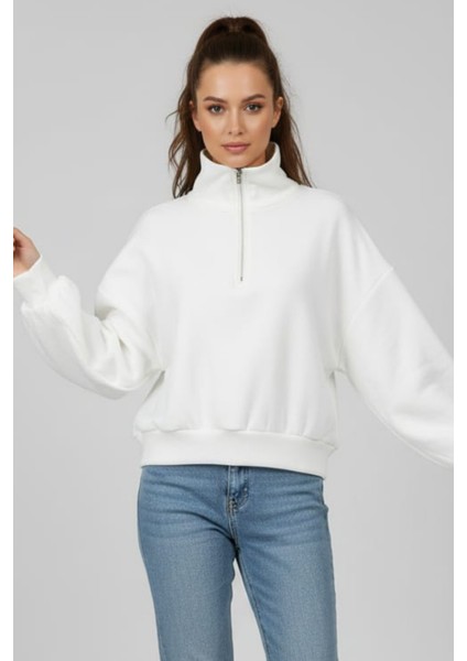 Kadın Beyaz Yarı Fermuarlı Basic Sweatshirt