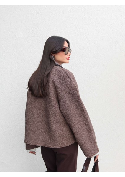 Dik Yaka Açık Cep Peluş Mont indirimleri