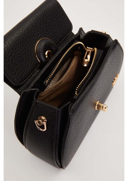 Siyah Kutu Formlu El Çantası modelleri