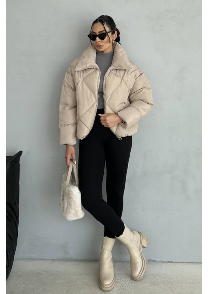 Kadın Bej Oversize Şişme Mont – Fermuarlı, Cepli Kışlık Mont