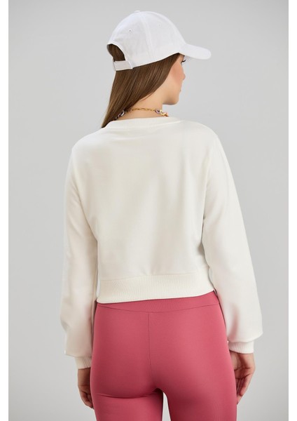 Kadın Bisiklet Yaka Iki Iplik Basic Ekru Crop Sweatshirt indirimleri