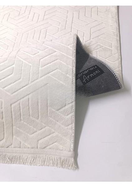 Armoni Saçaklı Kaymaz Tabanlı Kesme Kabartmalı Salon Koridor Mutfak Hali Beyaz Krem