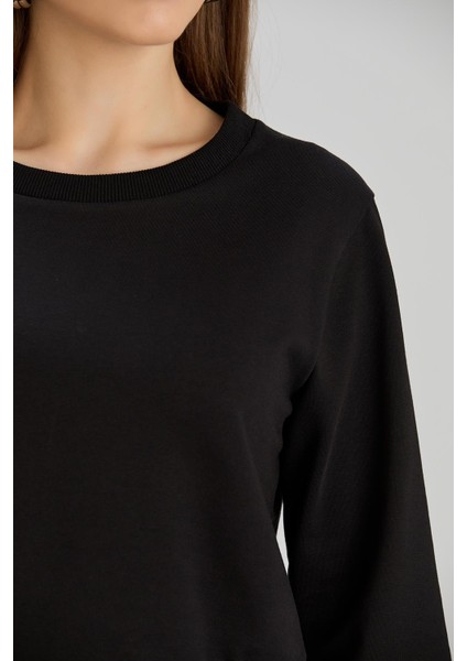 Kadın Bisiklet Yaka Iki Iplik Basic Siyah Crop Sweatshirt fırsatları