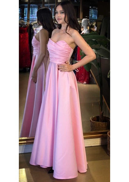 Pembe Straplez Yaka Sırt Dekolteli Kloş Etekli Saten Uzun Abiye Elbise 11120-01 fiyatları