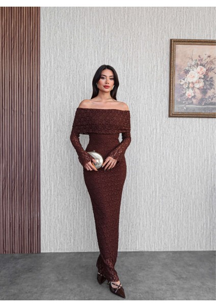 Açık Omuz Güpür Desenli Uzun Elbise